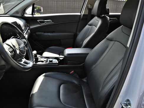 Used 2024 Kia Sportage EX FWD image 9