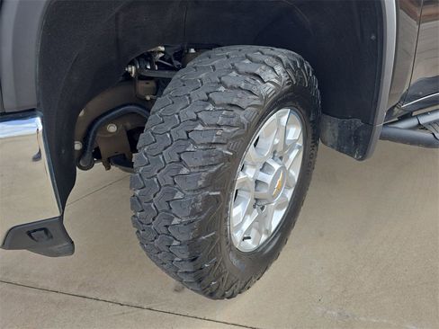 Used 2024 Chevrolet Silverado 2500 LTZ w/ LTZ Plus Package image 31