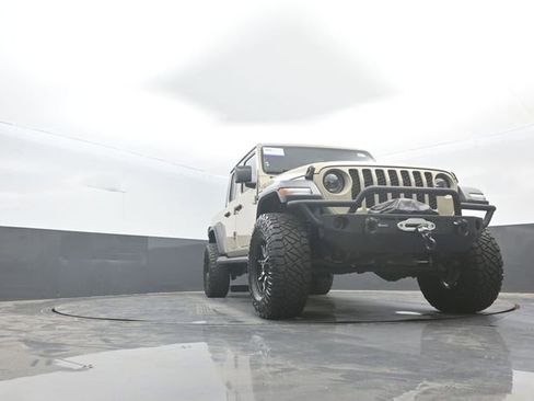 Used 2020 Jeep Gladiator Sport w/ Quick Order Package 24S AWD/4WD image 33