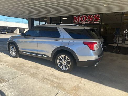 Used 2021 Ford Explorer Limited w/ Equipment Group 301A image 6