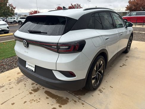 Used 2021 Volkswagen ID.4 Pro w/ ID.4 Protection Package image 4