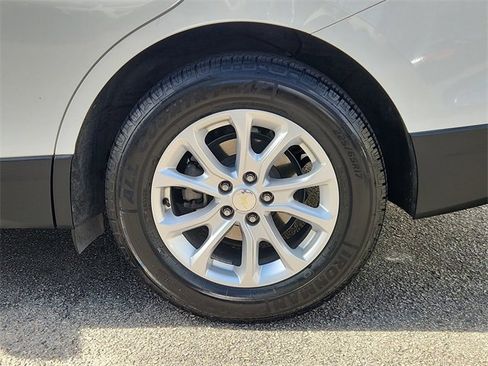 Used 2018 Chevrolet Equinox LT image 31