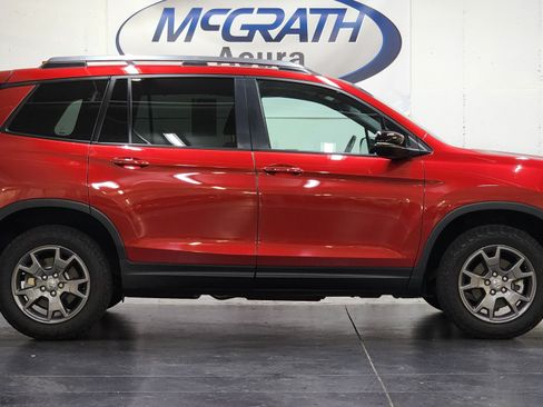 Used 2024 Honda Passport TrailSport image 3