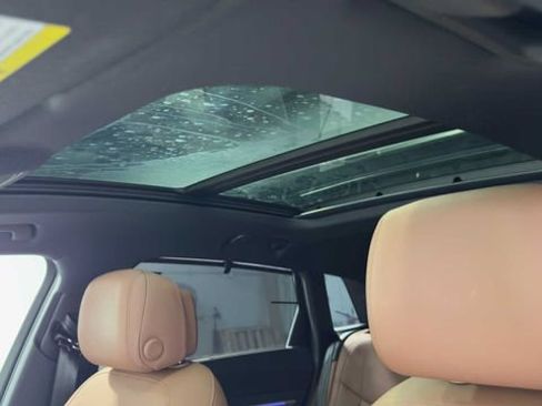 Used 2019 Audi e-tron Prestige w/ Prestige Package AWD/4WD image 35
