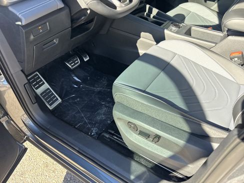 New 2026 Volkswagen Tiguan SE R-Line image 15