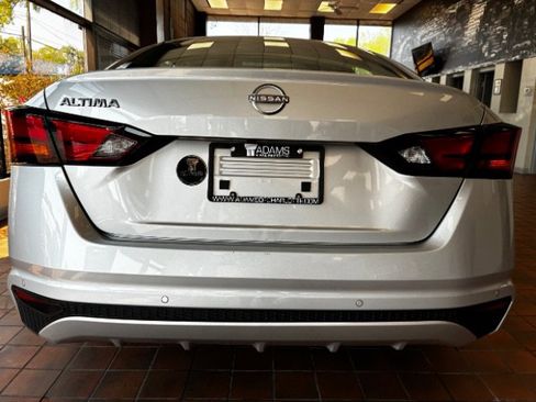 Used 2024 Nissan Altima 2.5 S image 11