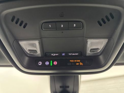 Used 2022 Chevrolet Traverse LT w/ LPO, 'HIT The Road' Package image 22