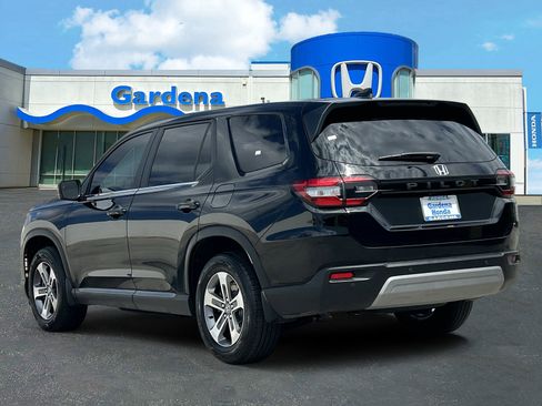 Used 2023 Honda Pilot EX-L image 4