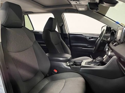 Used 2019 Toyota RAV4 XLE w/ Convenience Package AWD/4WD image 10