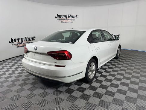 Used 2018 Volkswagen Passat 2.0T S w/ Driver Assistance Package FWD image 8