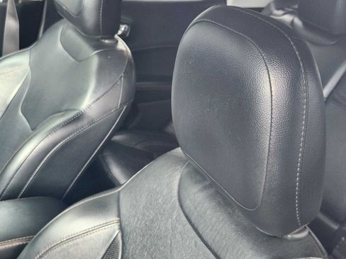Used 2019 Jeep Compass Limited FWD image 14