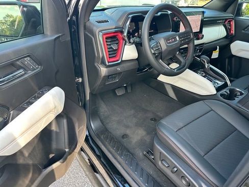 New 2025 GMC Canyon AT4 w/ AT4X Package image 18