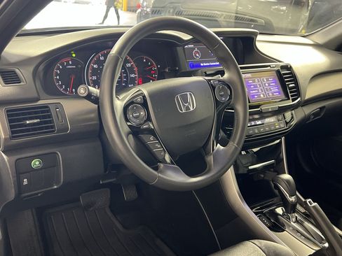 Used 2017 Honda Accord EX-L image 24