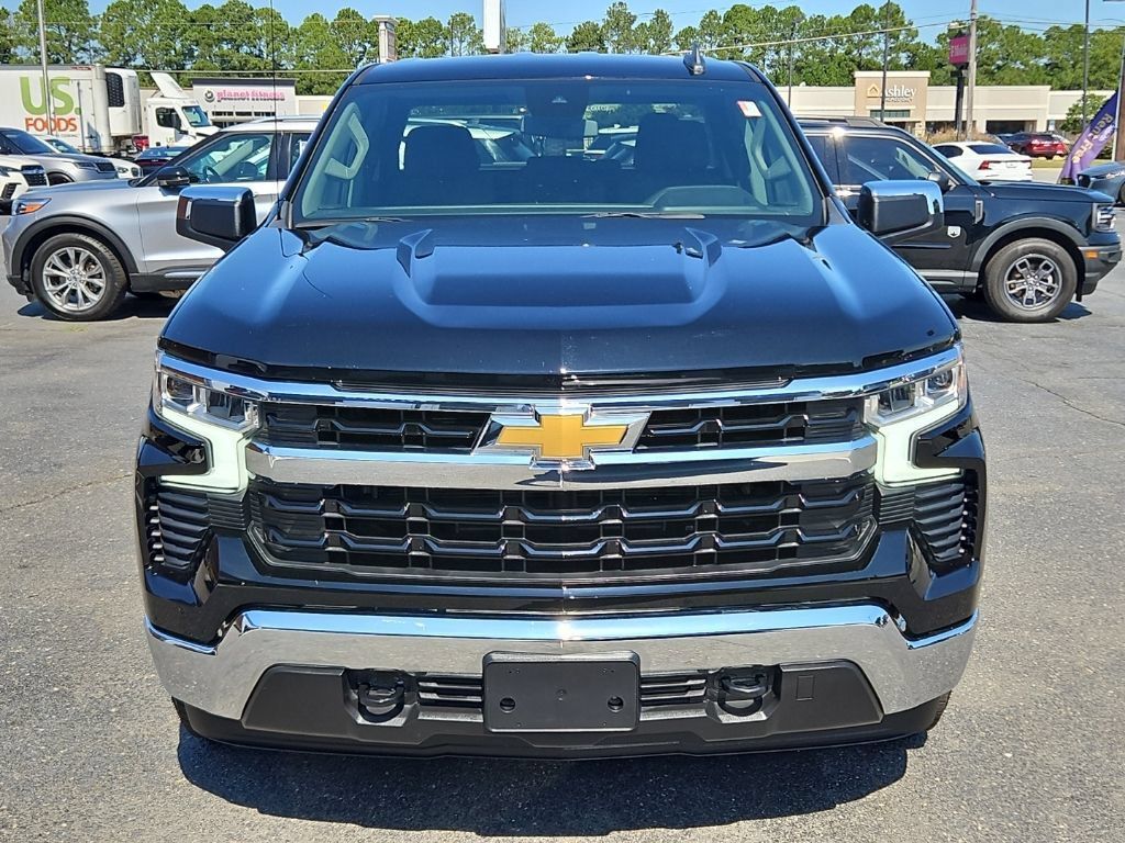 Used 2024 Chevrolet Silverado 1500 LT AWD/4WD image 2