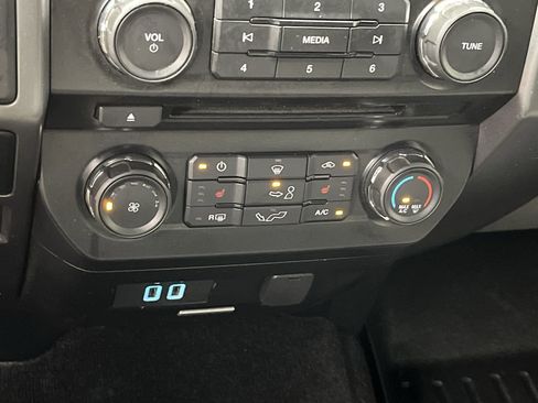 Used 2016 Ford F150 XLT w/ Equipment Group 302A Luxury AWD/4WD image 27