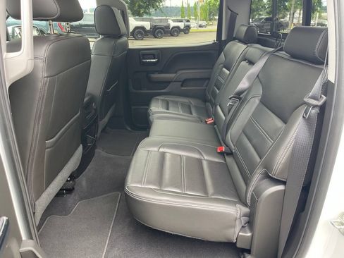 Used 2018 GMC Sierra 1500 Denali w/ Denali Ultimate Package AWD/4WD image 9