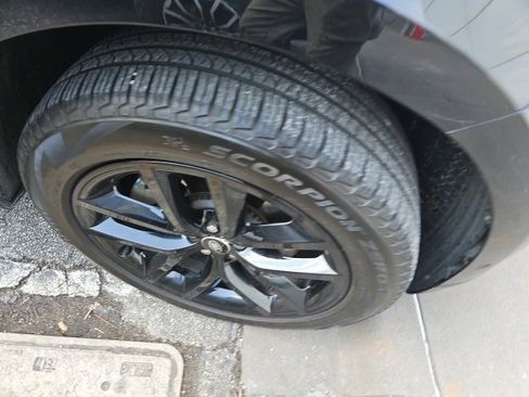 Used 2025 Land Rover Range Rover Velar S image 7