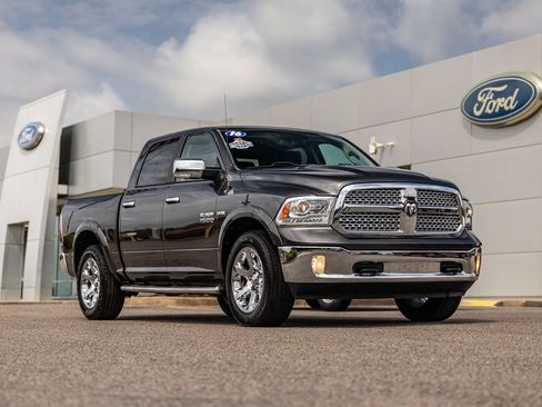 Used 2016 RAM 1500 Laramie RWD image 1