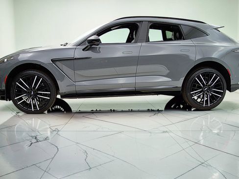 Used 2023 Aston Martin DBX 707 AWD/4WD image 3