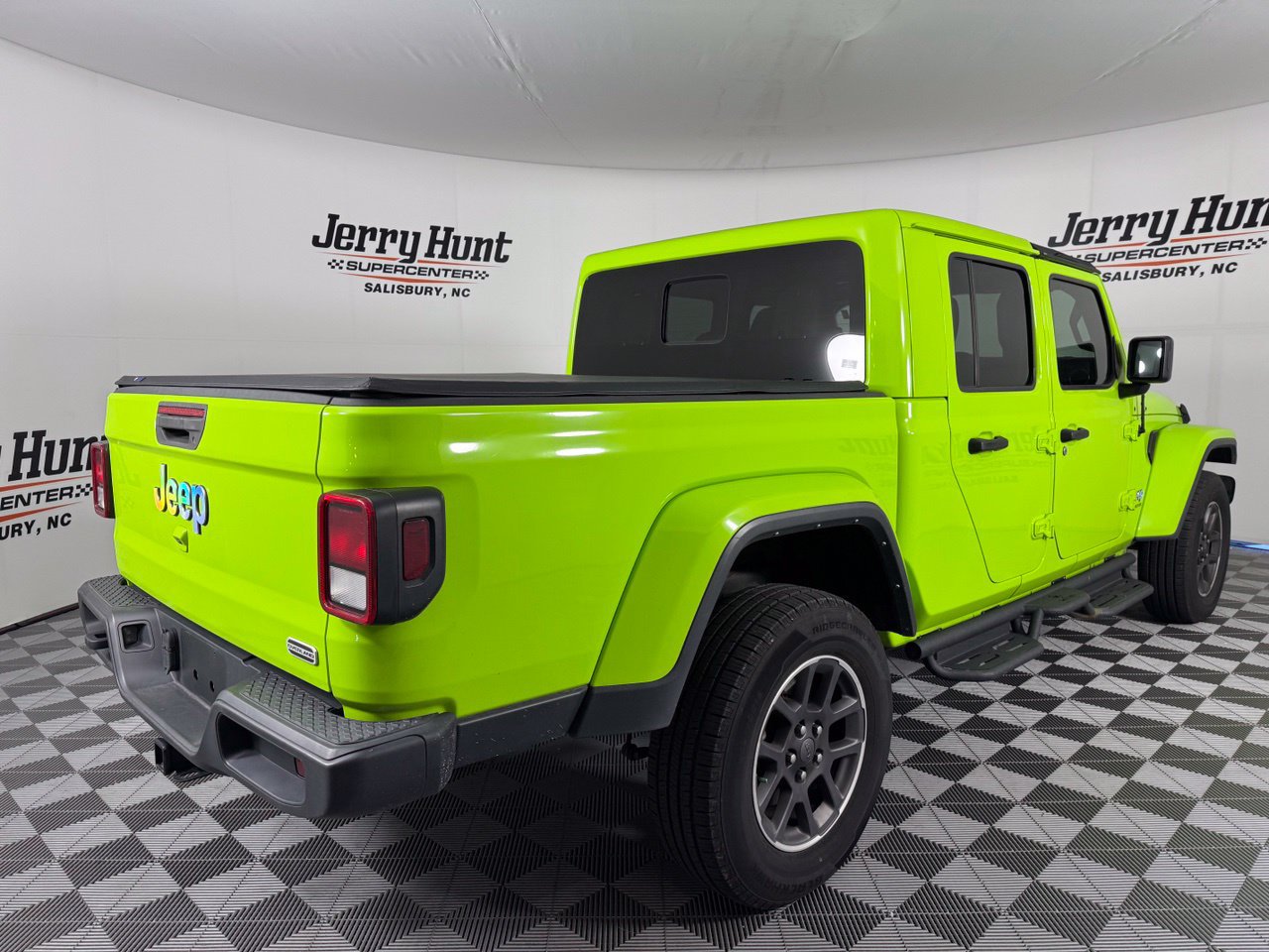 Used 2021 Jeep Gladiator Overland w/ Popular Equipment Package AWD/4WD image 7