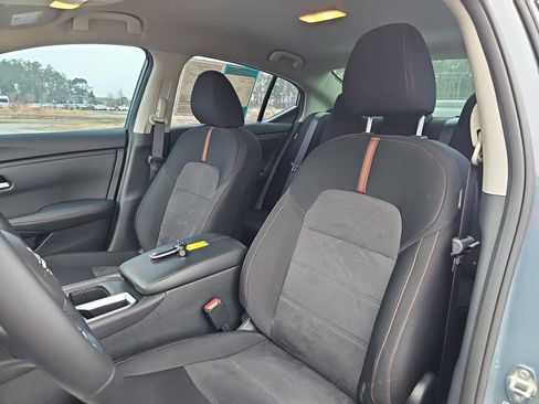 Used 2025 Nissan Sentra SR image 16