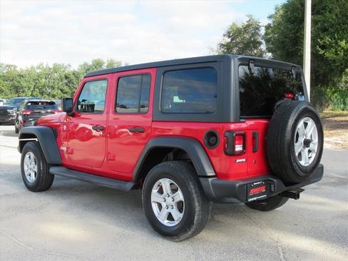 Used 2019 Jeep Wrangler Unlimited Sport S image 4