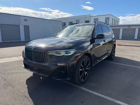 Used 2019 BMW X7 xDrive50i w/ M Sport Package image 3