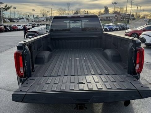 Used 2023 GMC Sierra 3500 Denali image 7