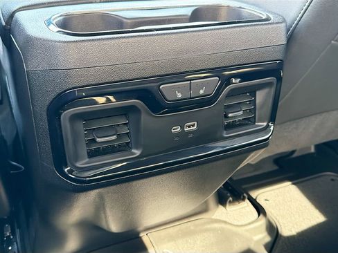 Used 2024 GMC Sierra 1500 AT4 w/ Technology Package image 25