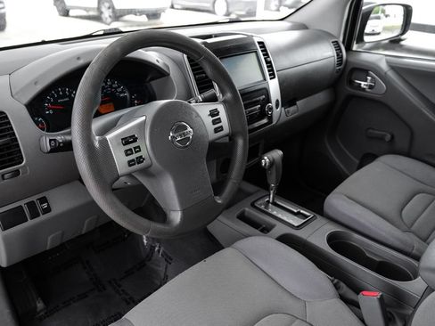 Used 2019 Nissan Frontier S RWD image 2
