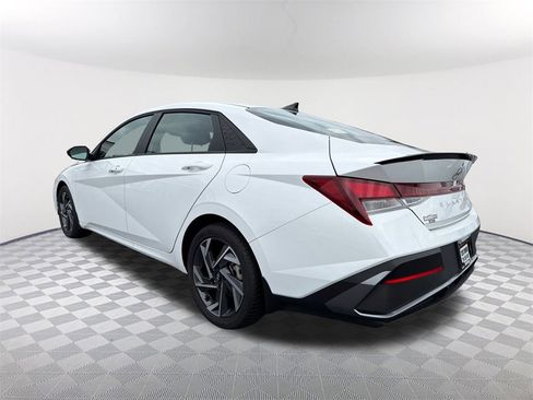 Certified 2025 Hyundai Elantra Sport image 7