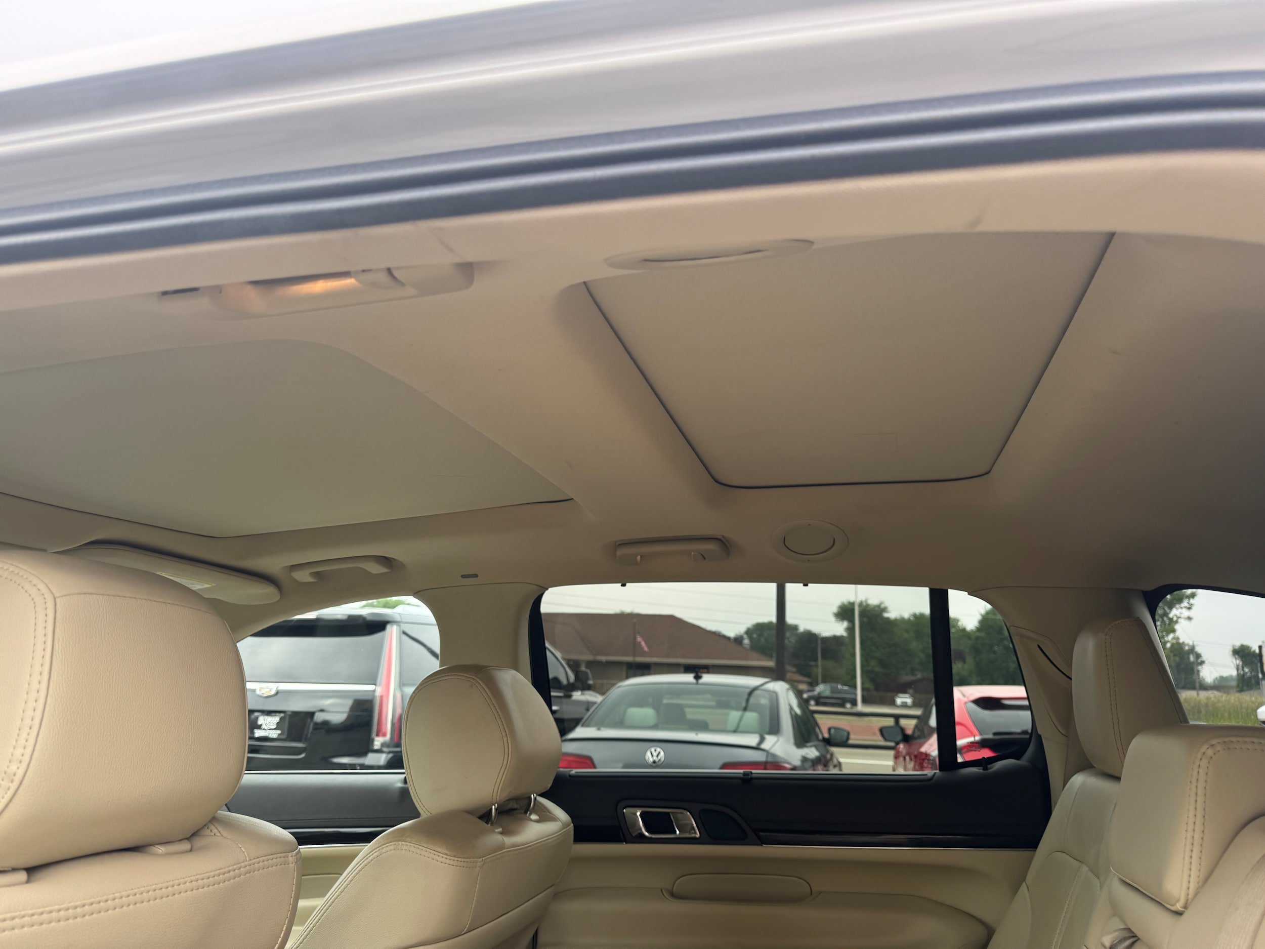 Used 2019 Lincoln MKT AWD image 6