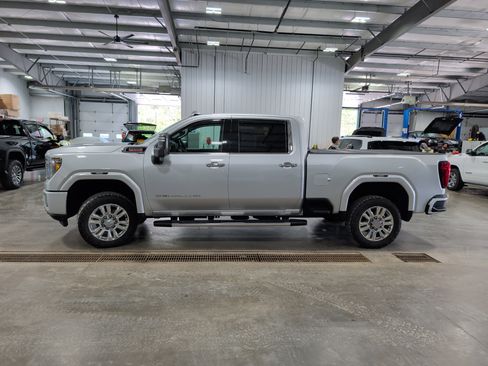 Used 2020 GMC Sierra 3500 Denali w/ Denali Ultimate Package AWD/4WD image 5
