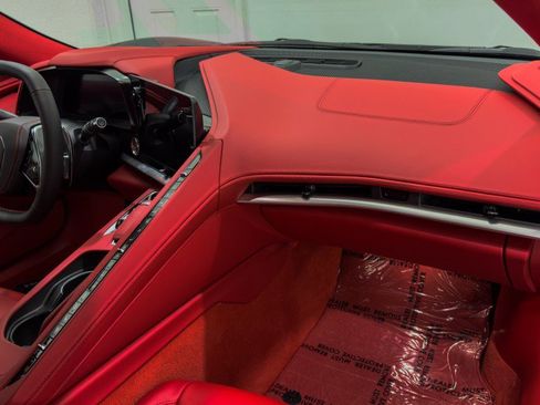 Used 2024 Chevrolet Corvette Stingray Premium Conv w/ Z51 Performance Package RWD image 27