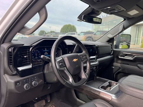 Used 2024 Chevrolet Silverado 2500 LTZ w/ LTZ Plus Package AWD/4WD image 9