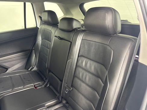 Used 2018 Volkswagen Tiguan SEL Premium image 23
