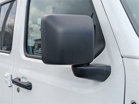 New 2025 Jeep Gladiator Sport image 12