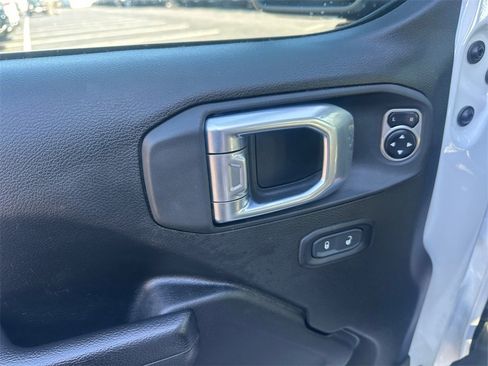 Certified 2024 Jeep Gladiator Sport image 27