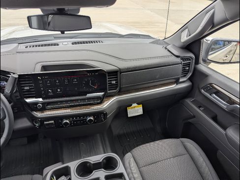 New 2026 GMC Sierra 1500 SLE image 20