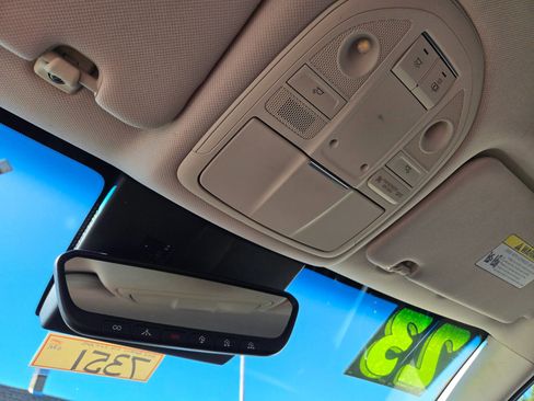 Used 2023 Genesis G70 2.0T image 49