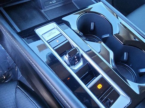 Used 2024 Volkswagen Atlas SE image 20