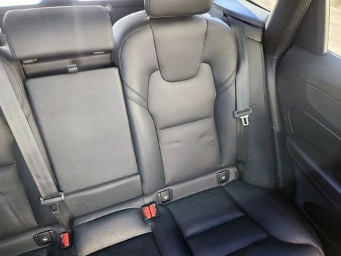 Certified 2023 Volvo XC60 B5 Plus w/ Climate Package image 17