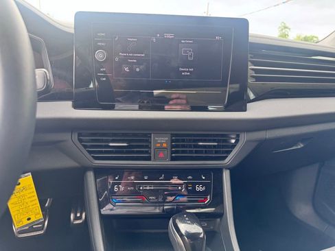 Used 2025 Volkswagen Jetta Sport image 15