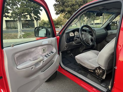Used 2004 Toyota Tacoma PreRunner image 12