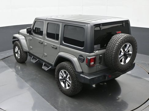Used 2020 Jeep Wrangler Unlimited Sahara w/ Cold Weather Group AWD/4WD image 28