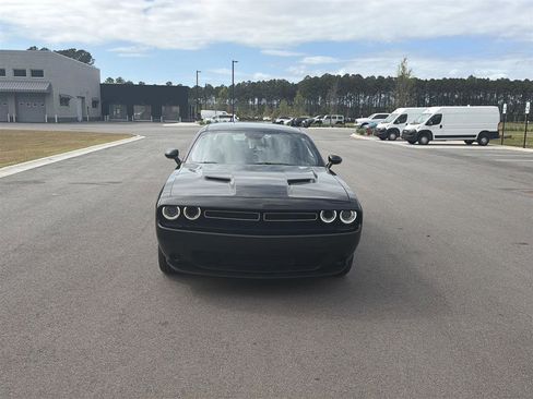 Used 2023 Dodge Challenger SXT image 13