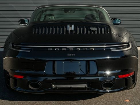 Certified 2024 Porsche 911 image 27