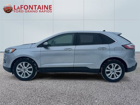 Used 2022 Ford Edge Titanium w/ Equipment Group 301A image 4