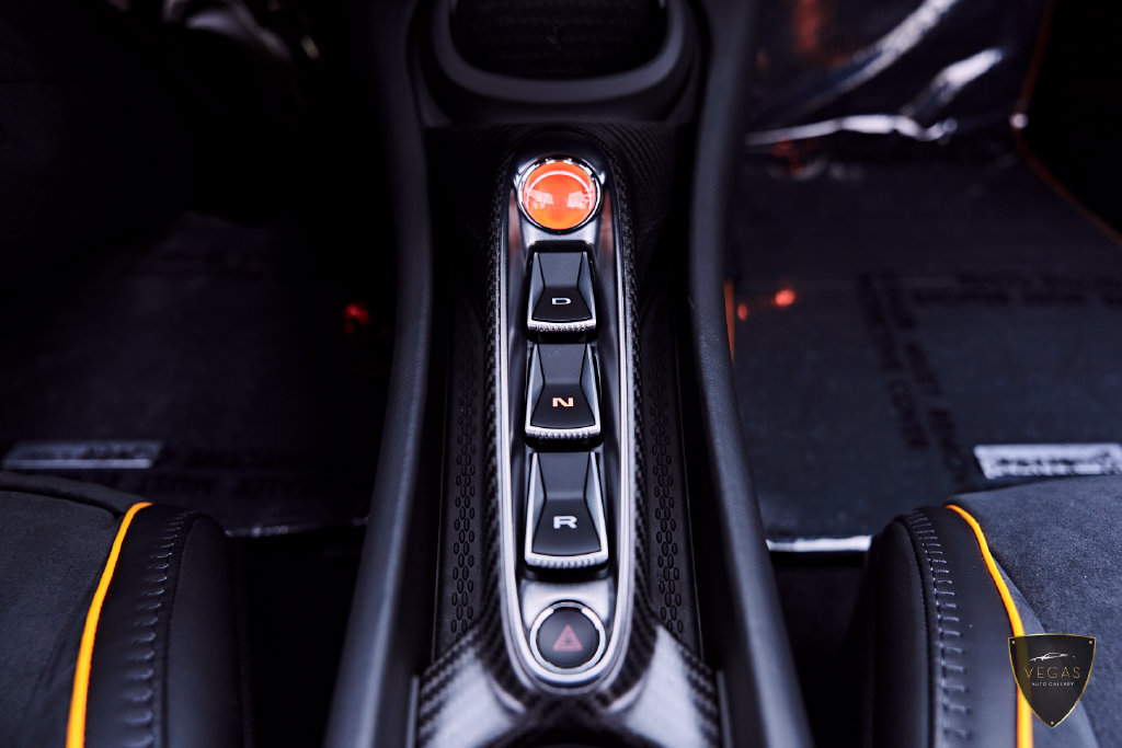 Used 2025 McLaren Artura RWD image 77