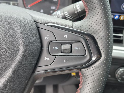 Used 2025 Chevrolet Trax RS w/ Driver Confidence Package FWD image 30
